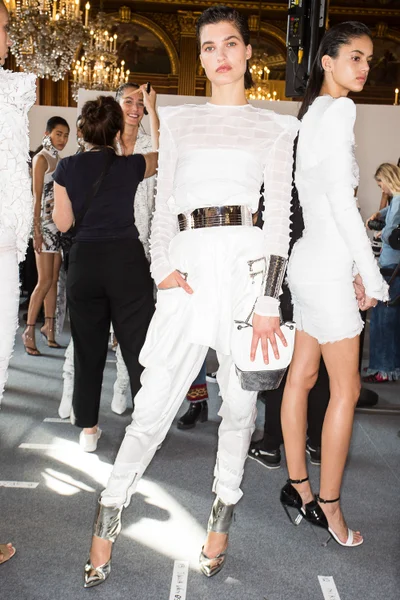 Look 27